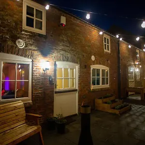 The Stables - Quirky One Bed With Wood Fired Hot Tub Apartment Rudston